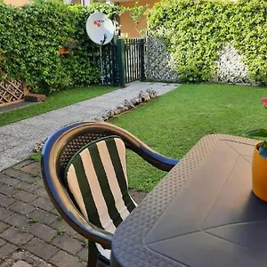 Apartment La Casa Di Davide Con Giardino E Garage, Verona