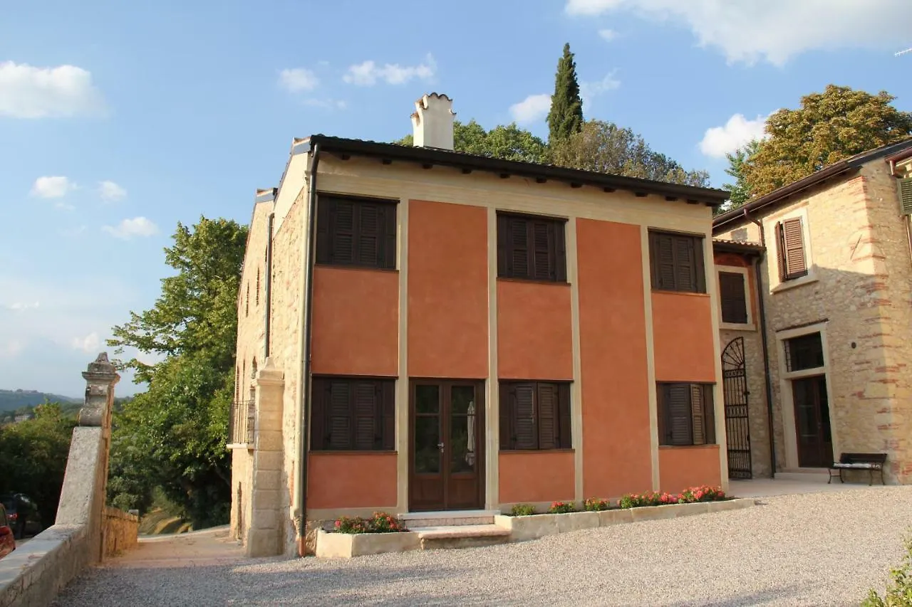Relais Villa Ambrosetti Verona Farm stay